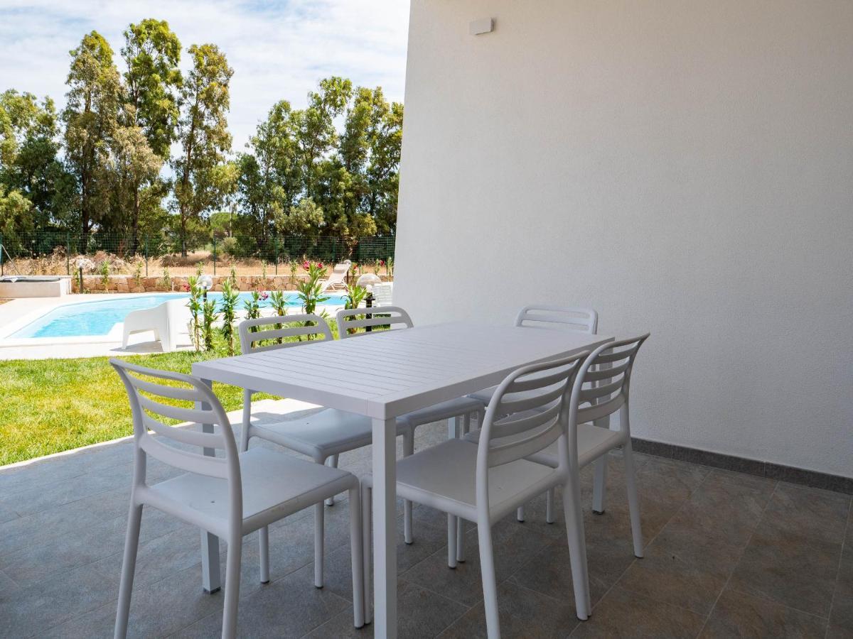 Villetta Con Piscina Budoni Affitti Spiaggia 700 Mt Exterior photo